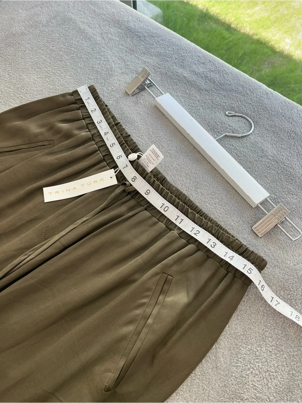 Trina Turk NEW Wide leg Pant Olive Pull on style size Medium - Picture 5 of 9